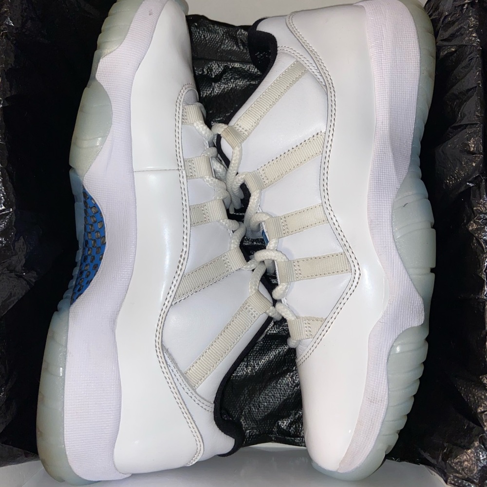 Jordan 11 Low “Legend Blue”